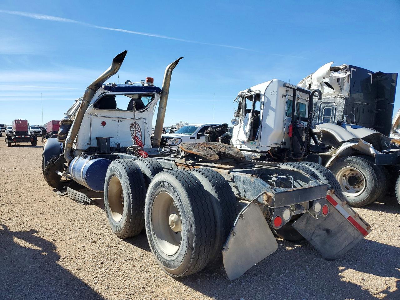 2007 PETERBILT All models VIN 1XP5DB0X67D698747 photo 3