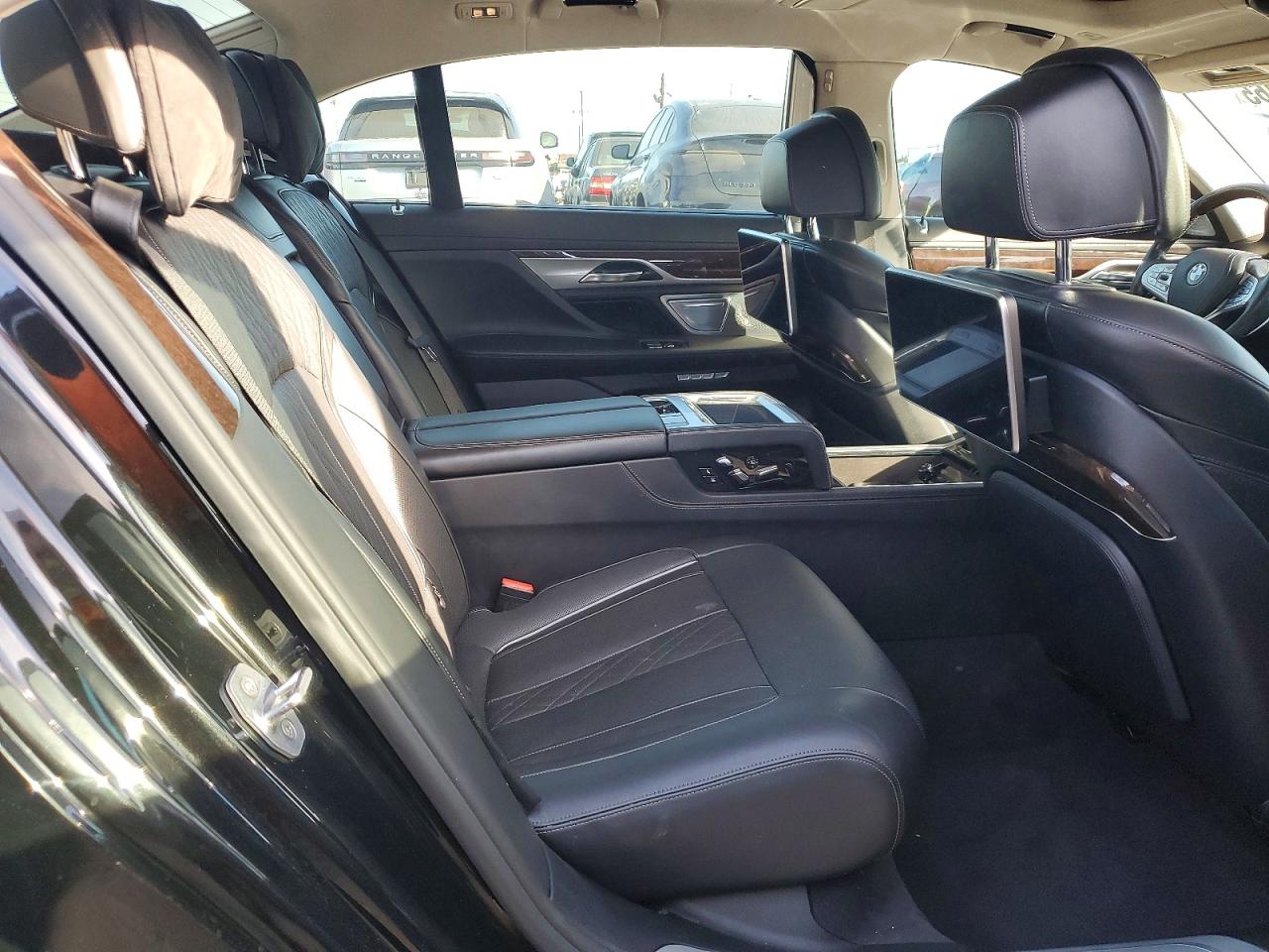 2016 BMW 7 series VIN WBA7F0C59GGM20875 photo 10