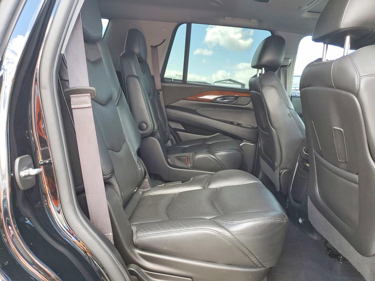 2016 Cadillac Escalade VIN 1GYS3CKJXGR390869 photo 11