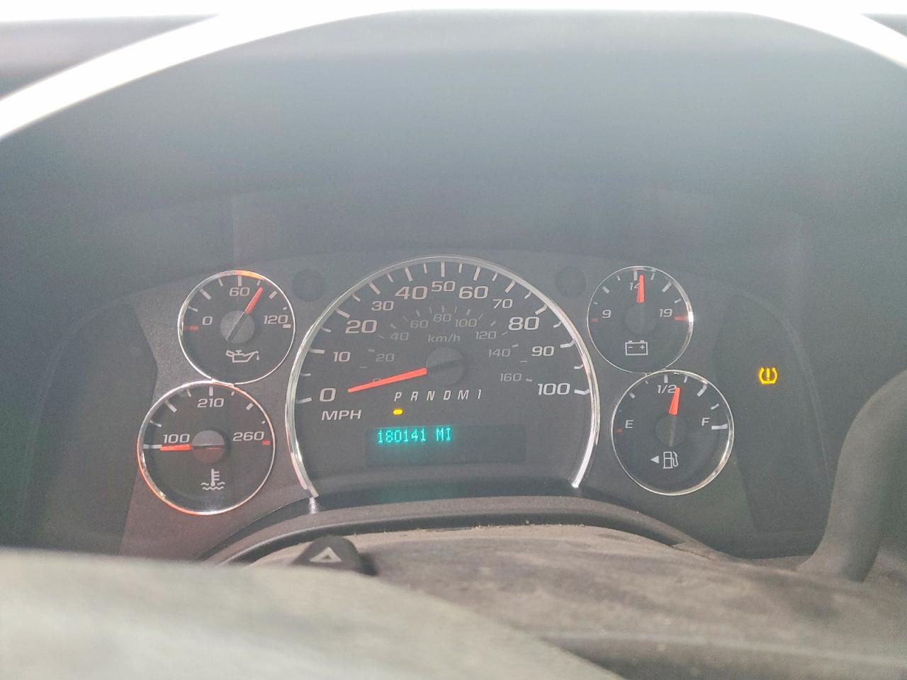 2021 Chevrolet Express VIN 1GCWGAFP2M1302258 photo 9