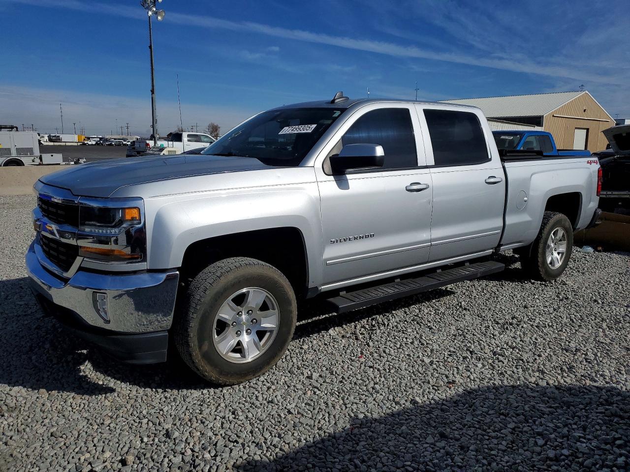 2018 Chevrolet All models VIN 1GCUKREC1JF223097 photo 1