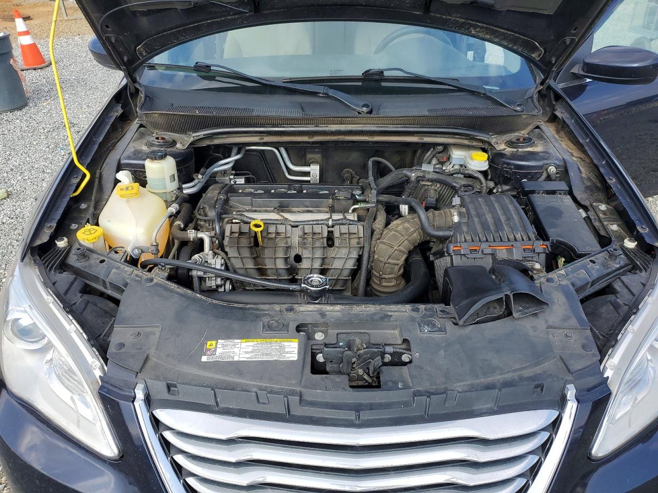 2012 Chrysler 200 VIN 1C3CCBBBXCN301174 photo 11