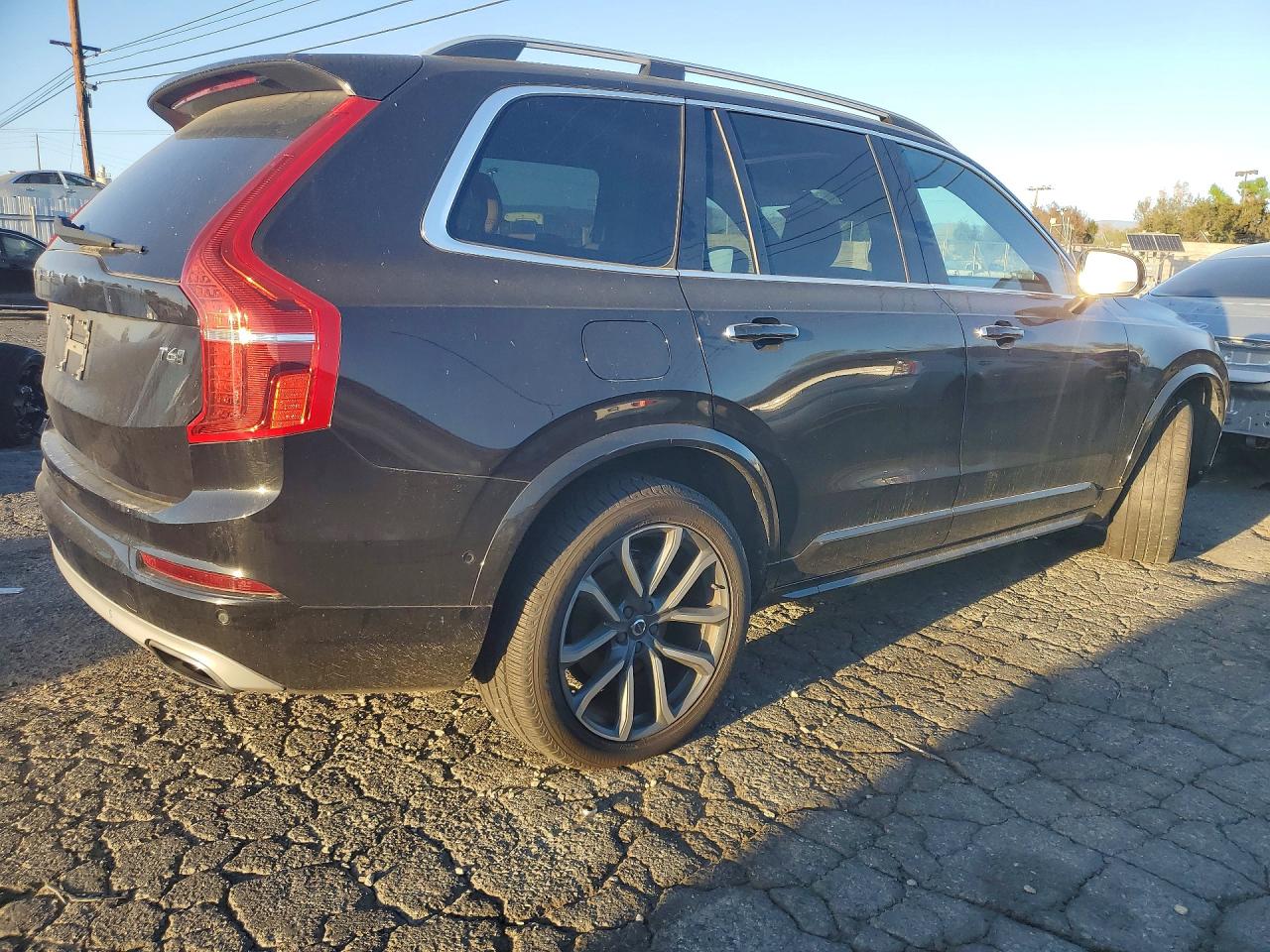 2018 Volvo Xc90 VIN YV4A22PK2J1368996 photo 3