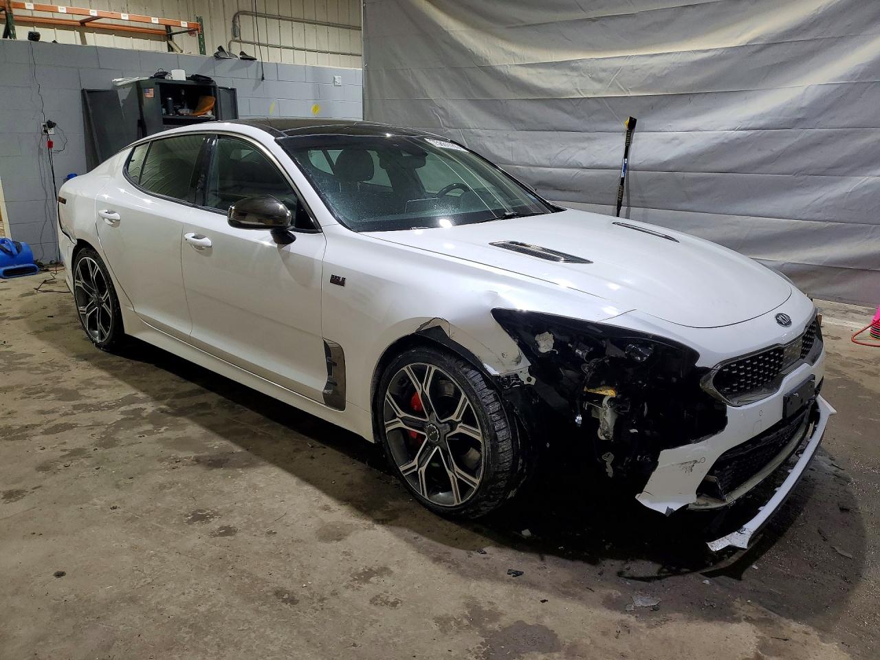 2018 Kia Stinger VIN KNAE55LC1J6027665 photo 4