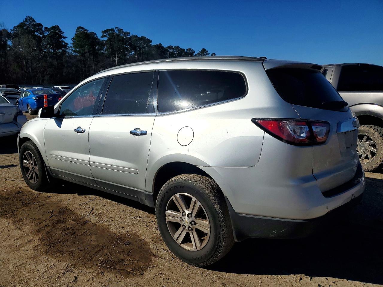 2014 CHEV Traverse VIN 1GNKRHKD9EJ350166 photo 2