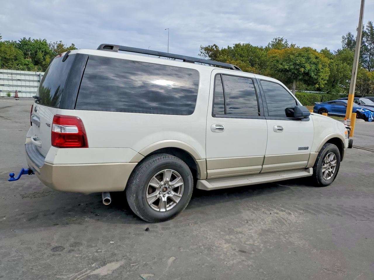 2008 Ford Expedition VIN 1FMFK18538LA78174 photo 3