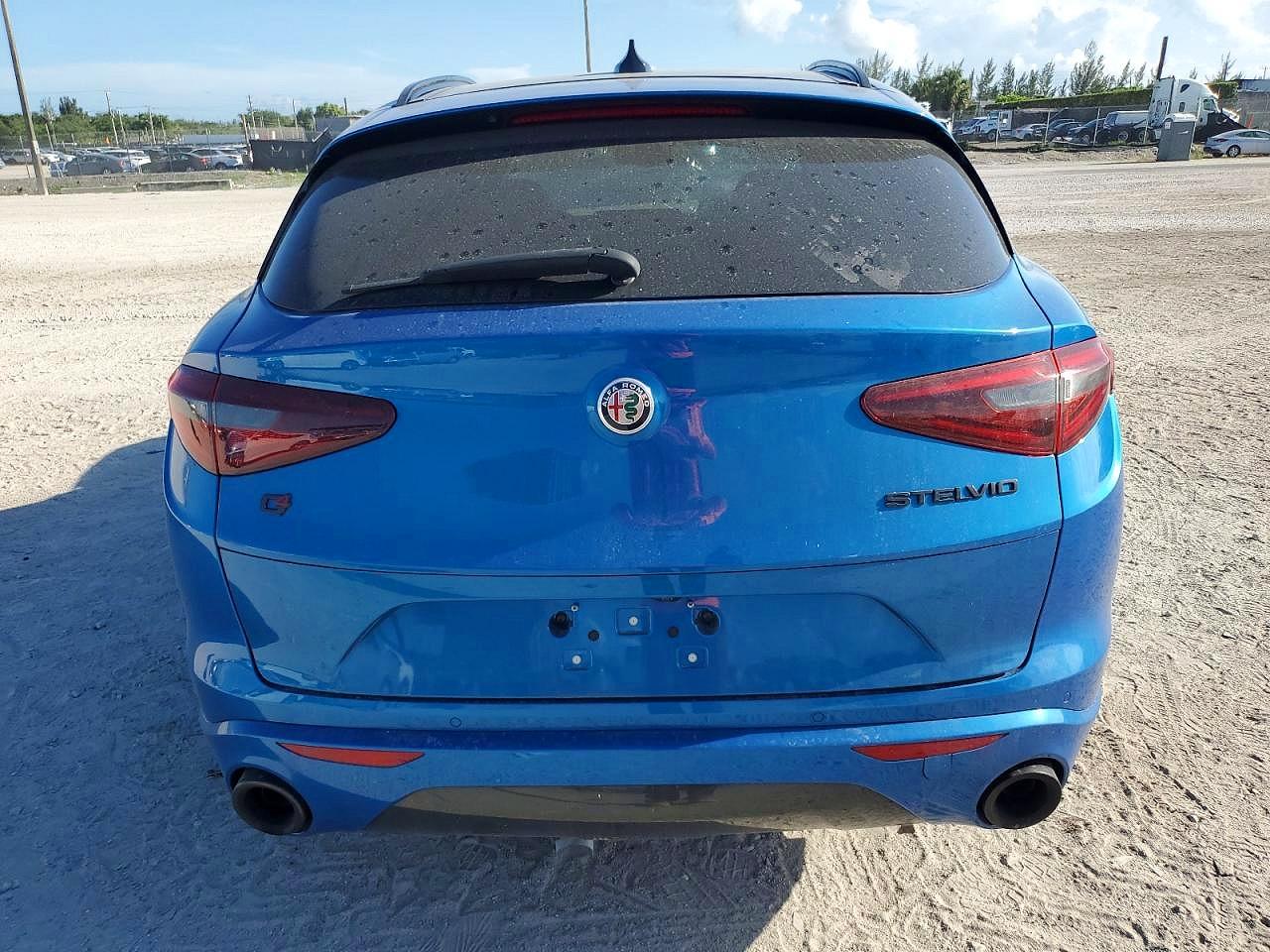 2020 Alfa Stelvio VIN ZASPAKAN3L7C76581 photo 6
