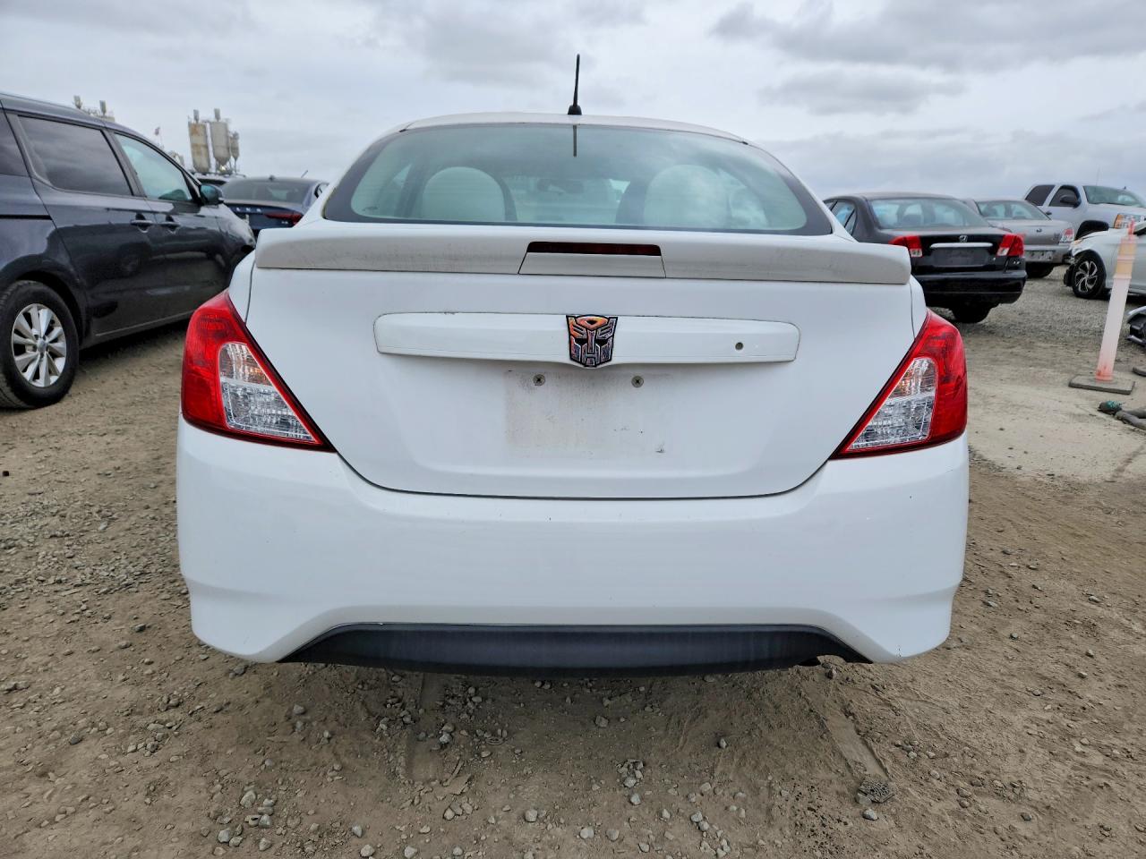 2016 NISS Versa VIN 3N1CN7AP1GL856863 photo 6