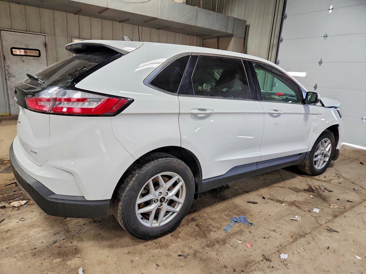 2024 Ford Edge VIN 2FMPK4J9XRBA82324 photo 3