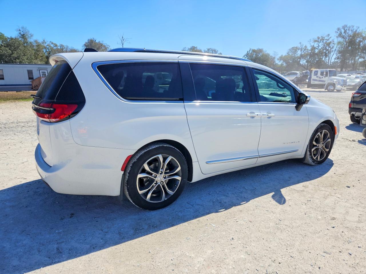 2026 CHRYSLER Pacifica VIN 2C4RC1PG2TR170877 photo 3
