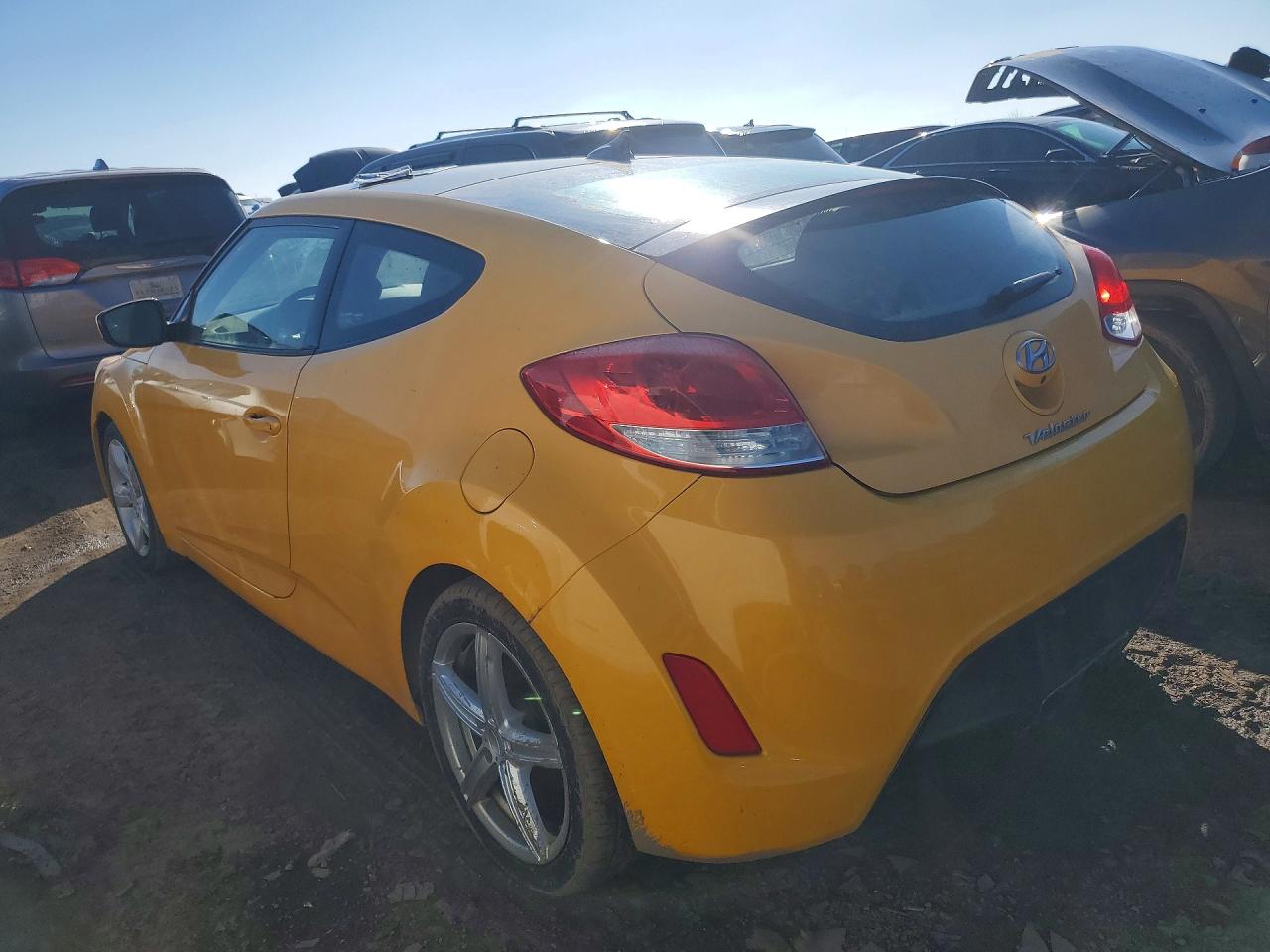 2014 Hyundai Veloster VIN KMHTC6AD0EU190466 photo 2