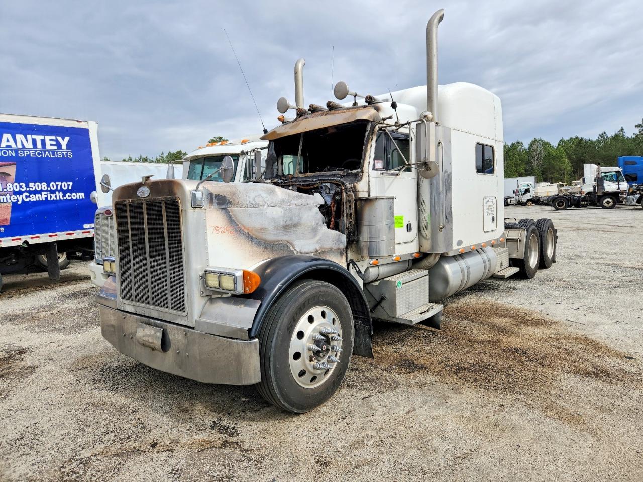 2004 PETERBILT All models VIN 1XP5DB9X74D832891 photo 2