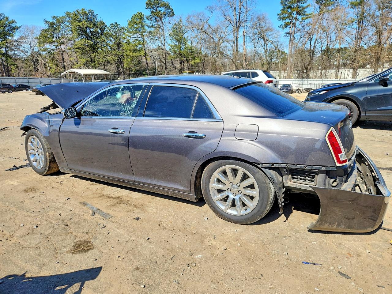 2013 Chrysler 300c VIN 2C3CCAET5DH542892 photo 2