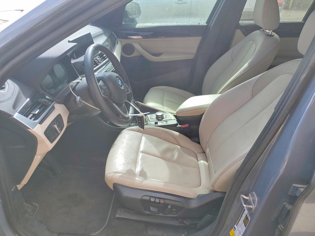 2021 BMW X1 VIN WBXJG7C0XM5T06848 photo 7
