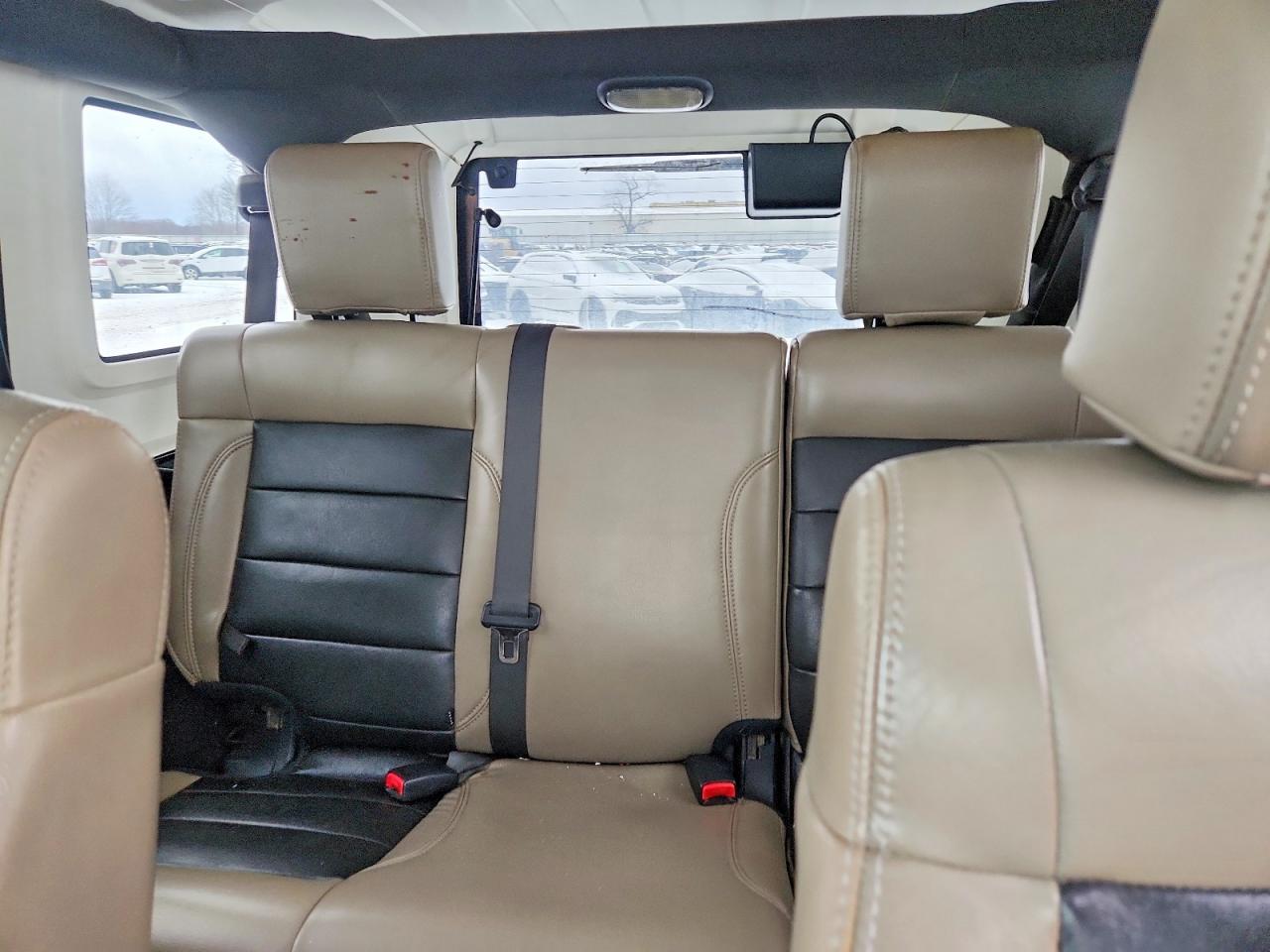 2008 Jeep Wrangler / VIN 1J4GA59148L637126 photo 10