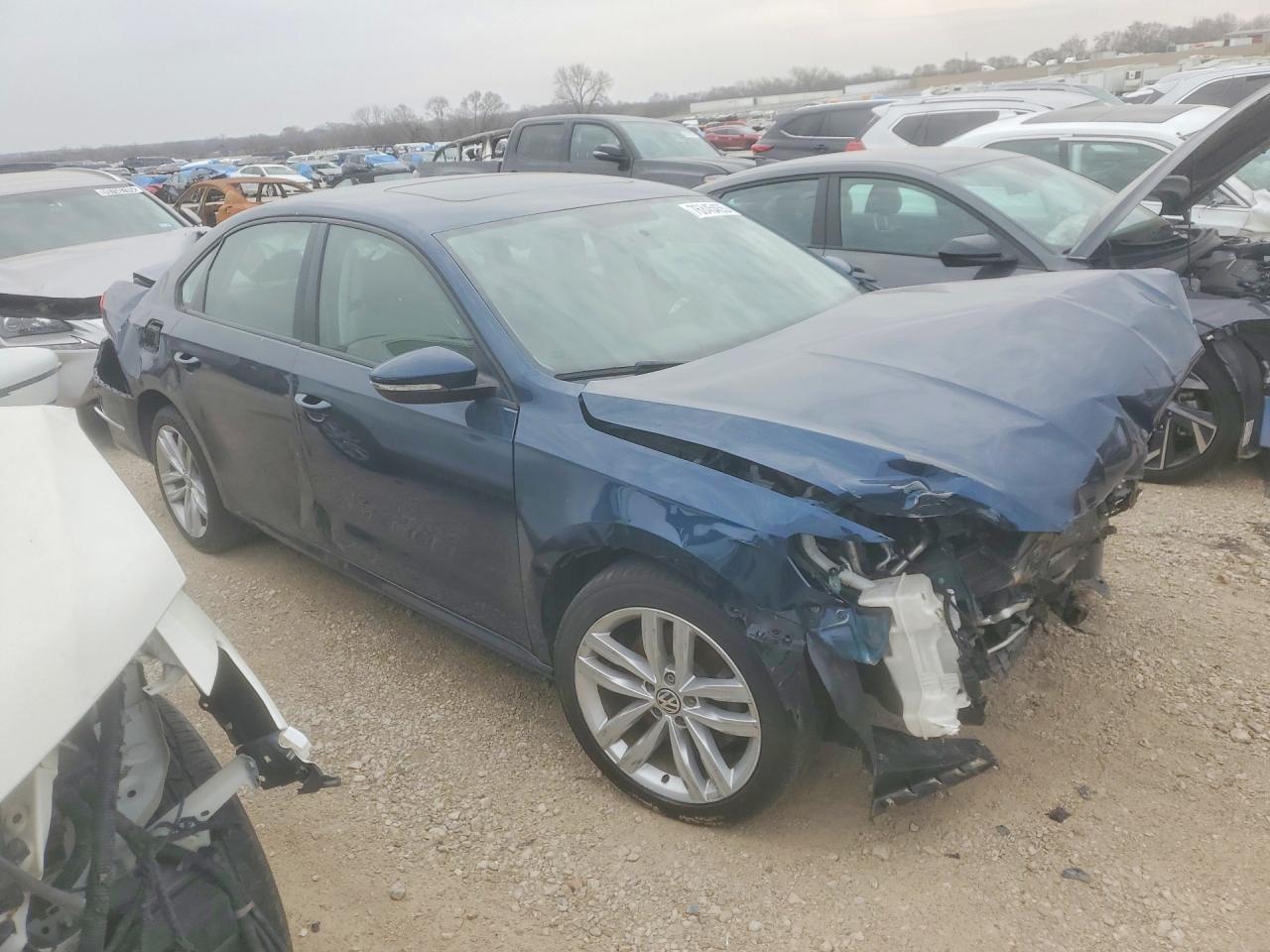 2019 Volkswagen Passat VIN 1VWLA7A38KC014254 photo 4