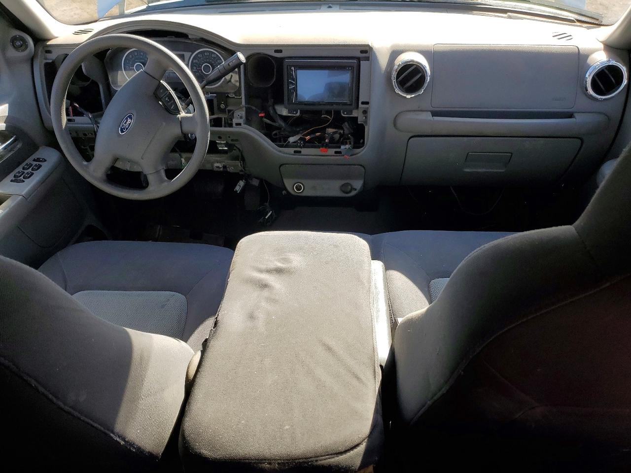2006 Ford Expedition VIN 1FMPU14556LA18138 photo 8