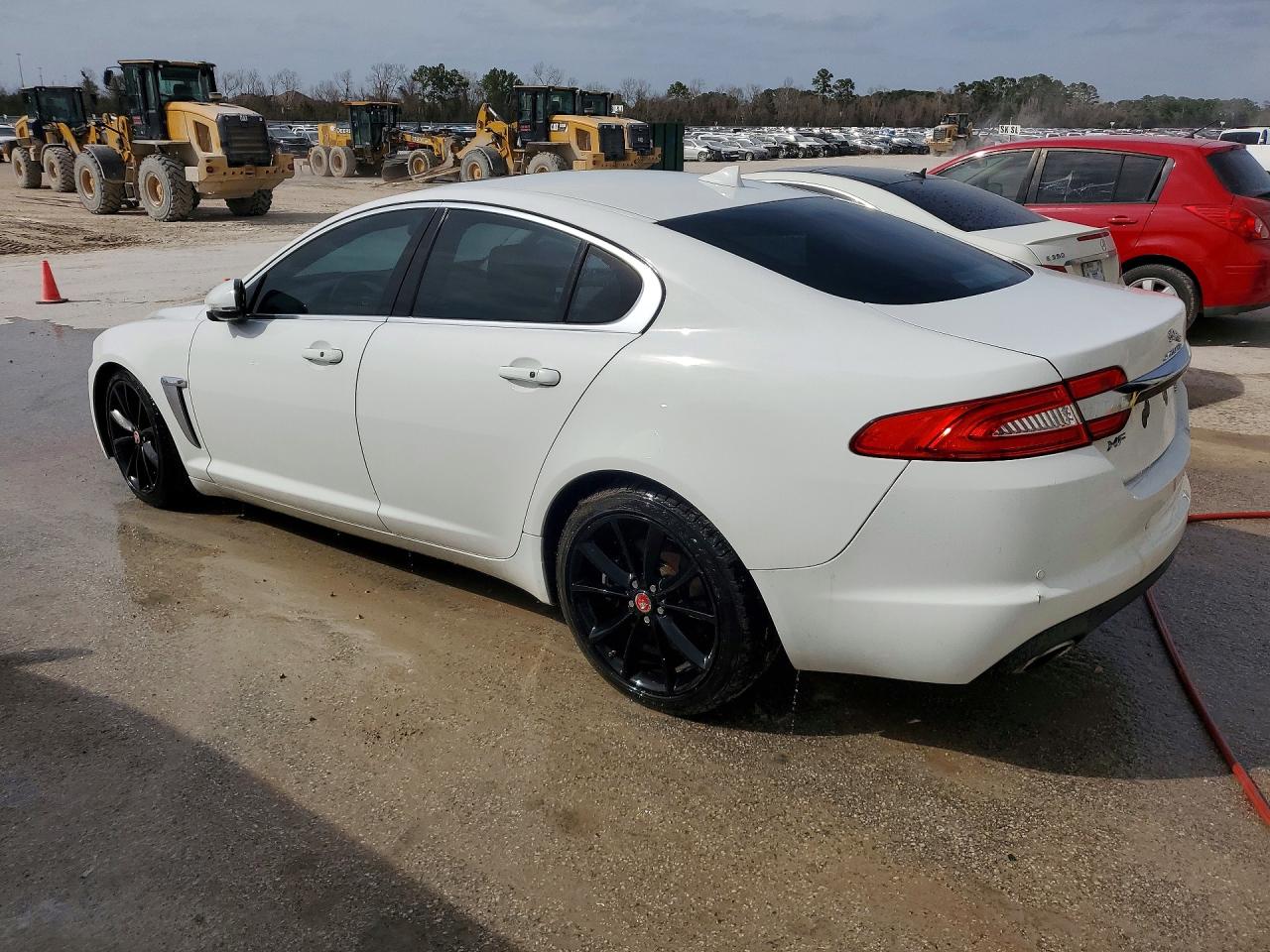 2015 Jaguar Xf VIN SAJWA0F7XF8U55137 photo 2