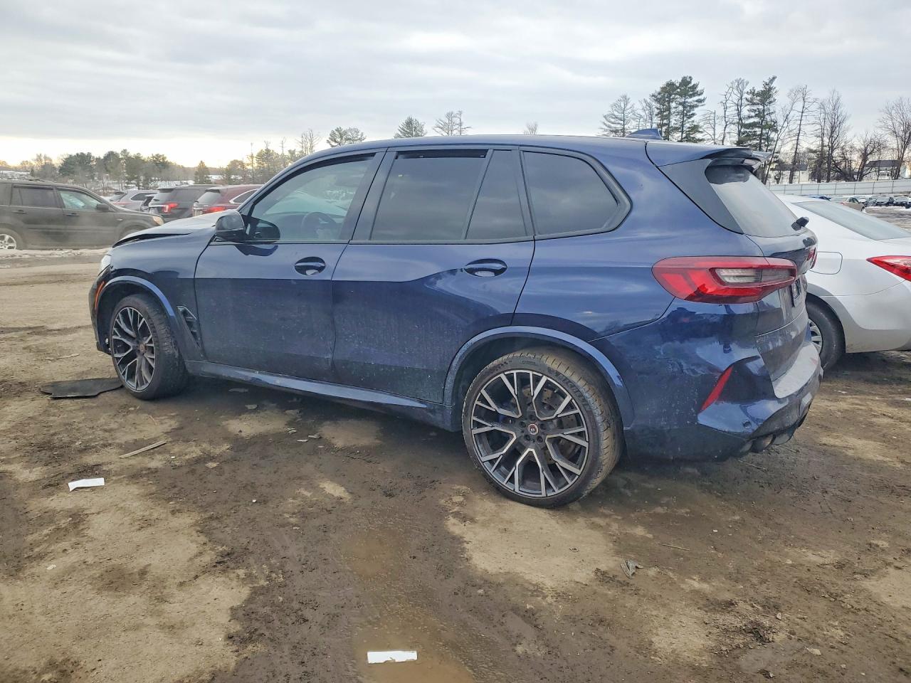 2023 BMW X5 VIN 5YMJU0C07P9N52743 photo 2