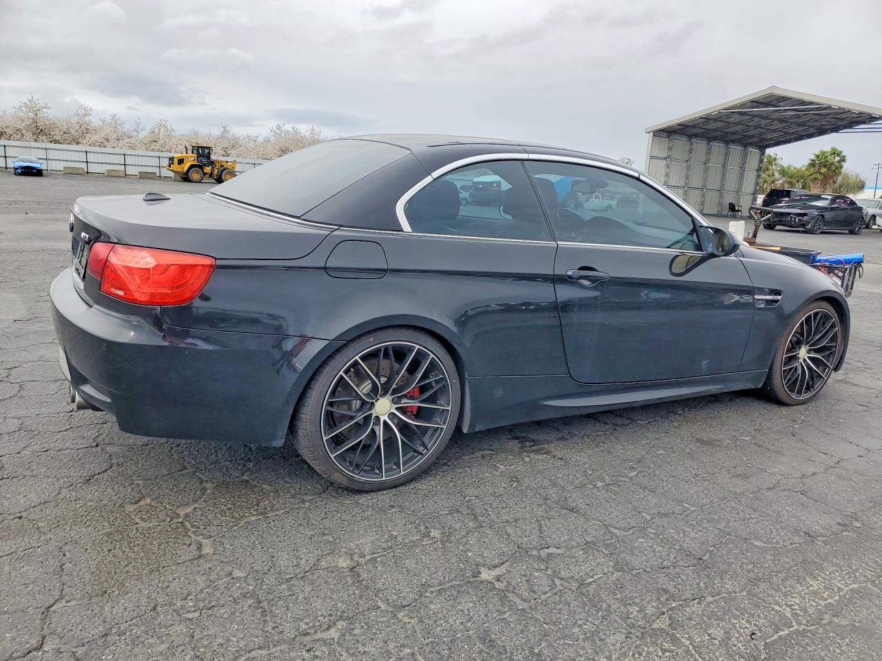 2011 BMW M3 VIN WBSDX9C59BE784332 photo 3