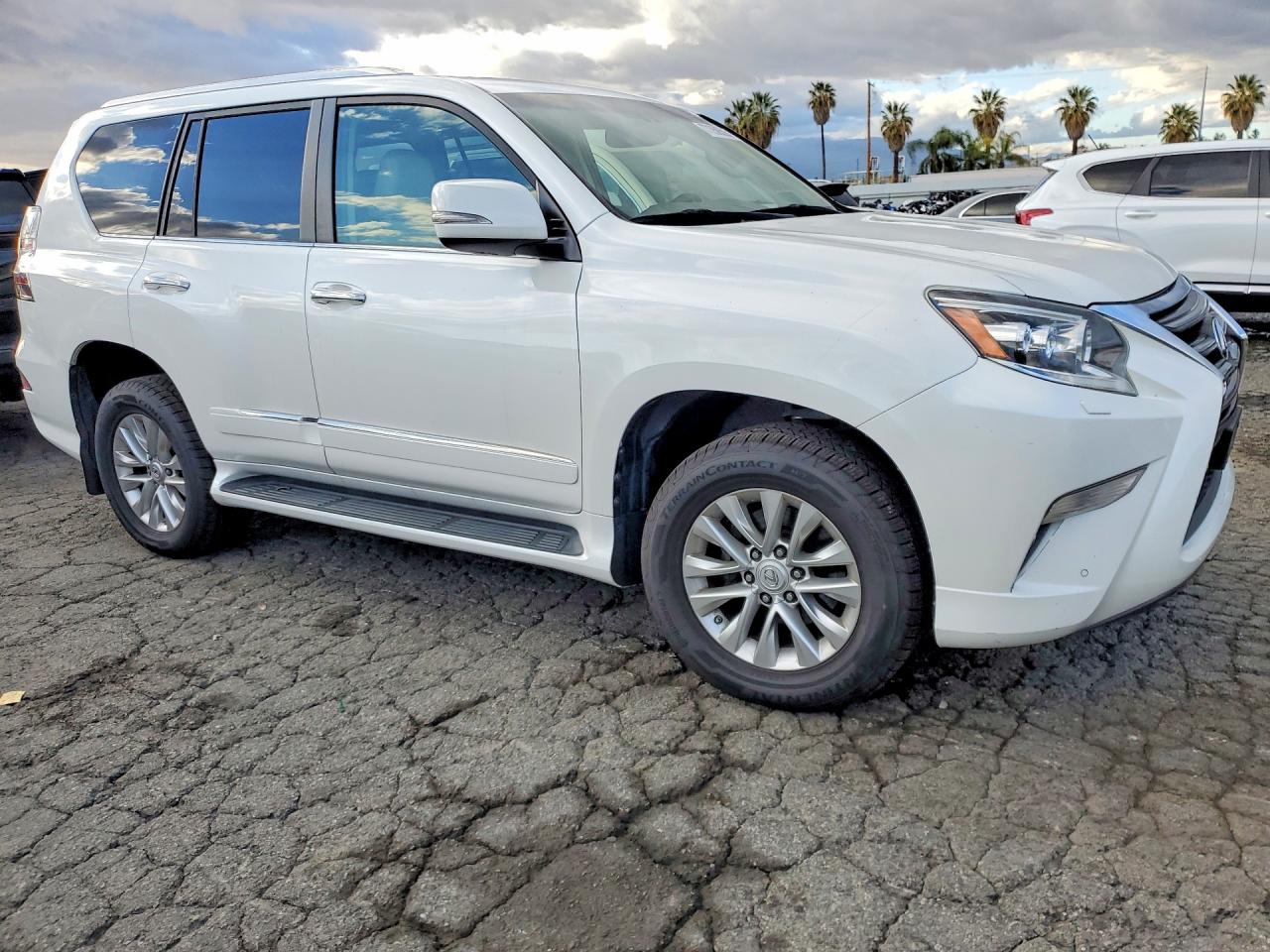 2014 Lexus Gx VIN JTJBM7FX8E5072825 photo 4