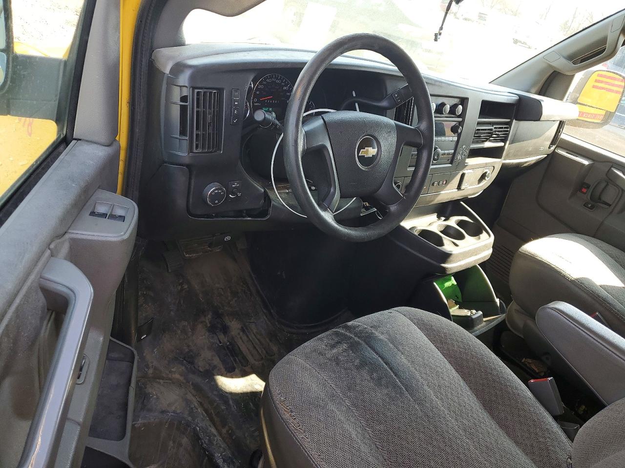 2020 Chevy Express VIN 1GCWGAFP0L1156957 photo 8