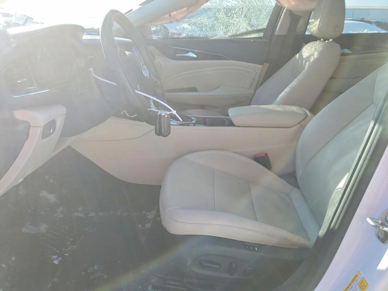 2018 Regal VIN W04GV8SX9J1155922 photo 7