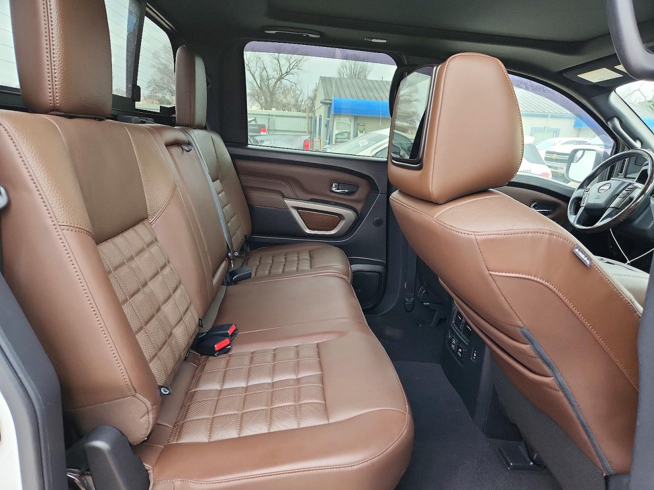 2021 Nissan TITAN VIN 1N6AA1ED0MN509109 photo 10