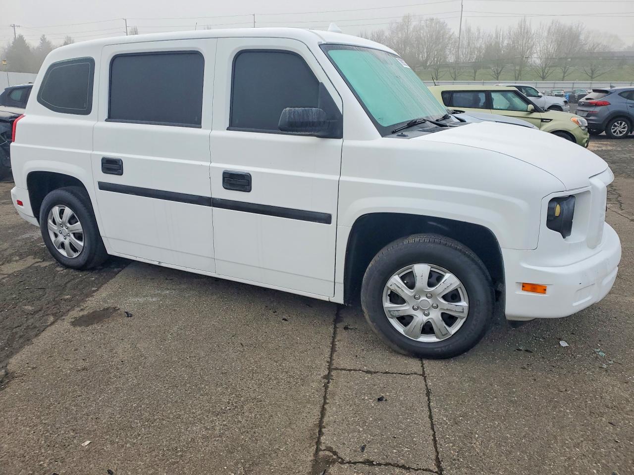 2012 Vpg Mv-1 VIN 523MF1B6XCM101030 photo 4