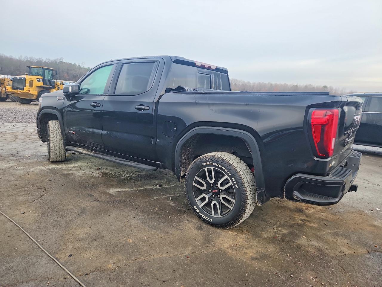 2021 GMC SIERRA VIN 3GTP9EEL0MG324748 photo 2