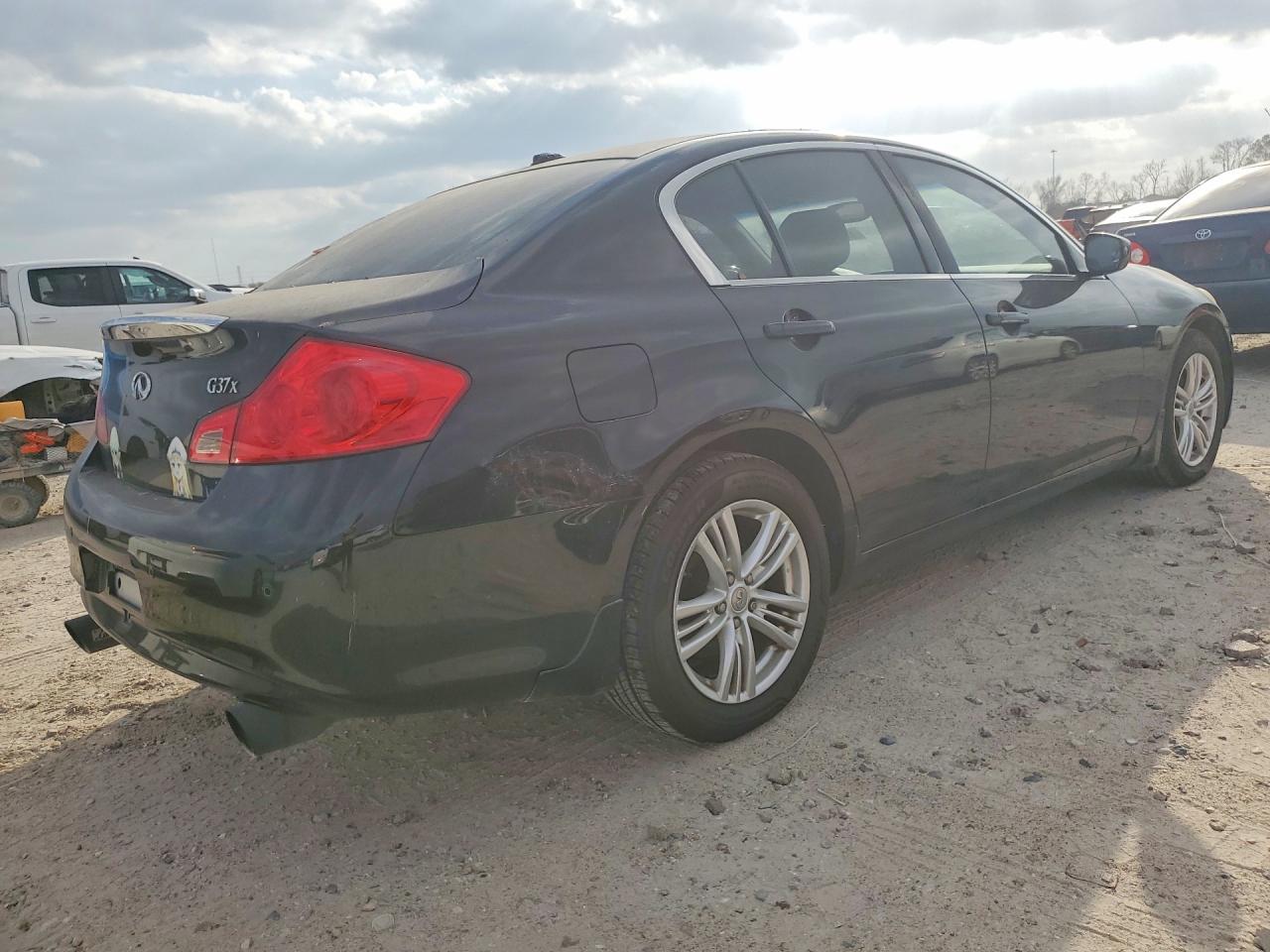 2011 Infiniti G37 VIN JN1CV6AR5BM407387 photo 3
