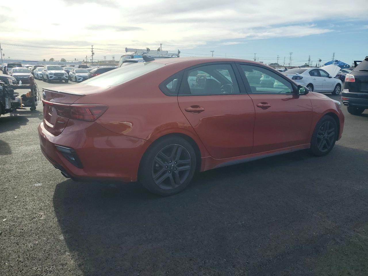 2021 Kia Forte VIN 3KPF34AD4ME389555 photo 3