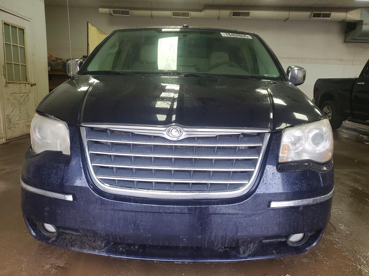 2010 Chrysler Minivan VIN 2A4RR7DX0AR381055 photo 5
