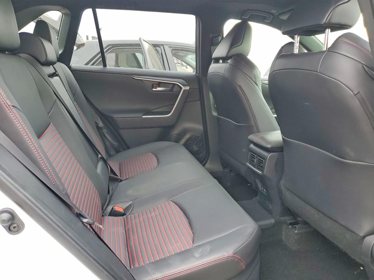 2024 TOYOTA Rav4 VIN JTMEB3FV6RD195757 photo 11