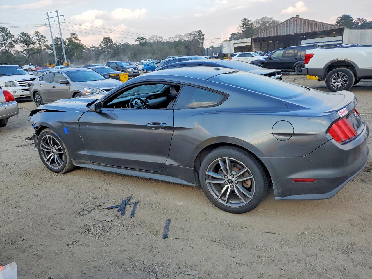 2016 Ford All models VIN 1FA6P8TH8G5317243 photo 2