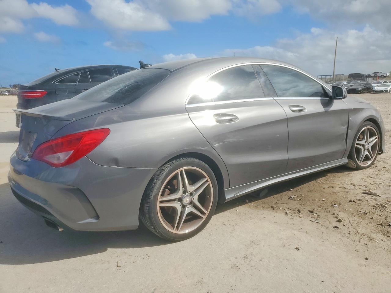 2015 Mercedes-Benz Cla-class VIN WDDSJ4EB0FN275053 photo 3