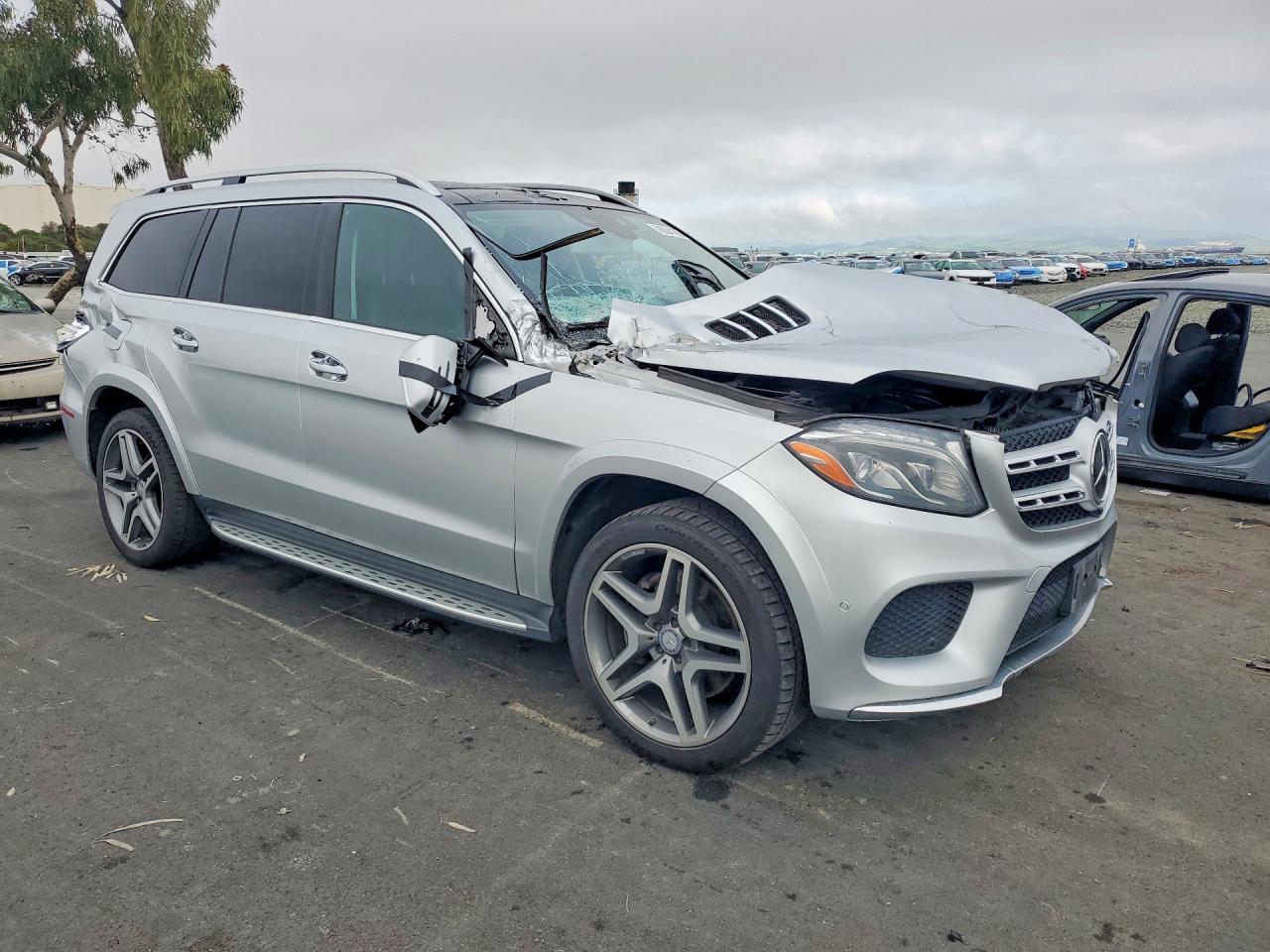 2017 Mercedes-Benz Gls VIN 4JGDF7DE4HA751313 photo 4