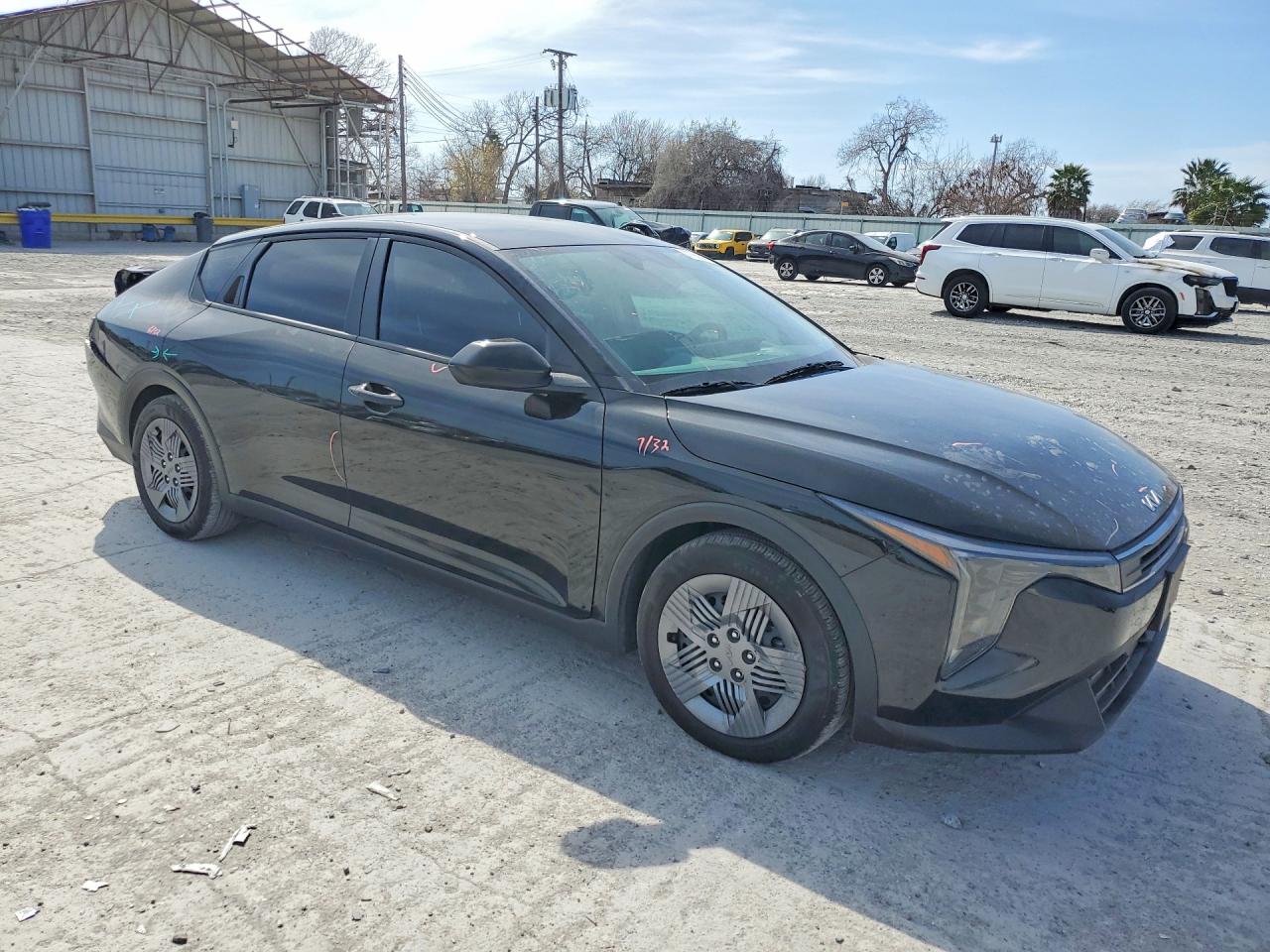 2025 Kia K4 lx VIN 3KPFT4DE8SE179459 photo 4