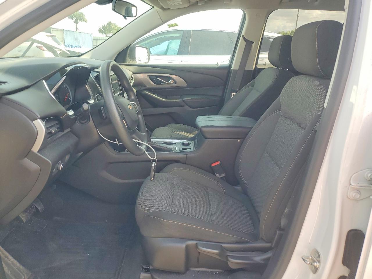 2018 Chevrolet Traverse VIN 1GNERFKW4JJ107636 photo 7