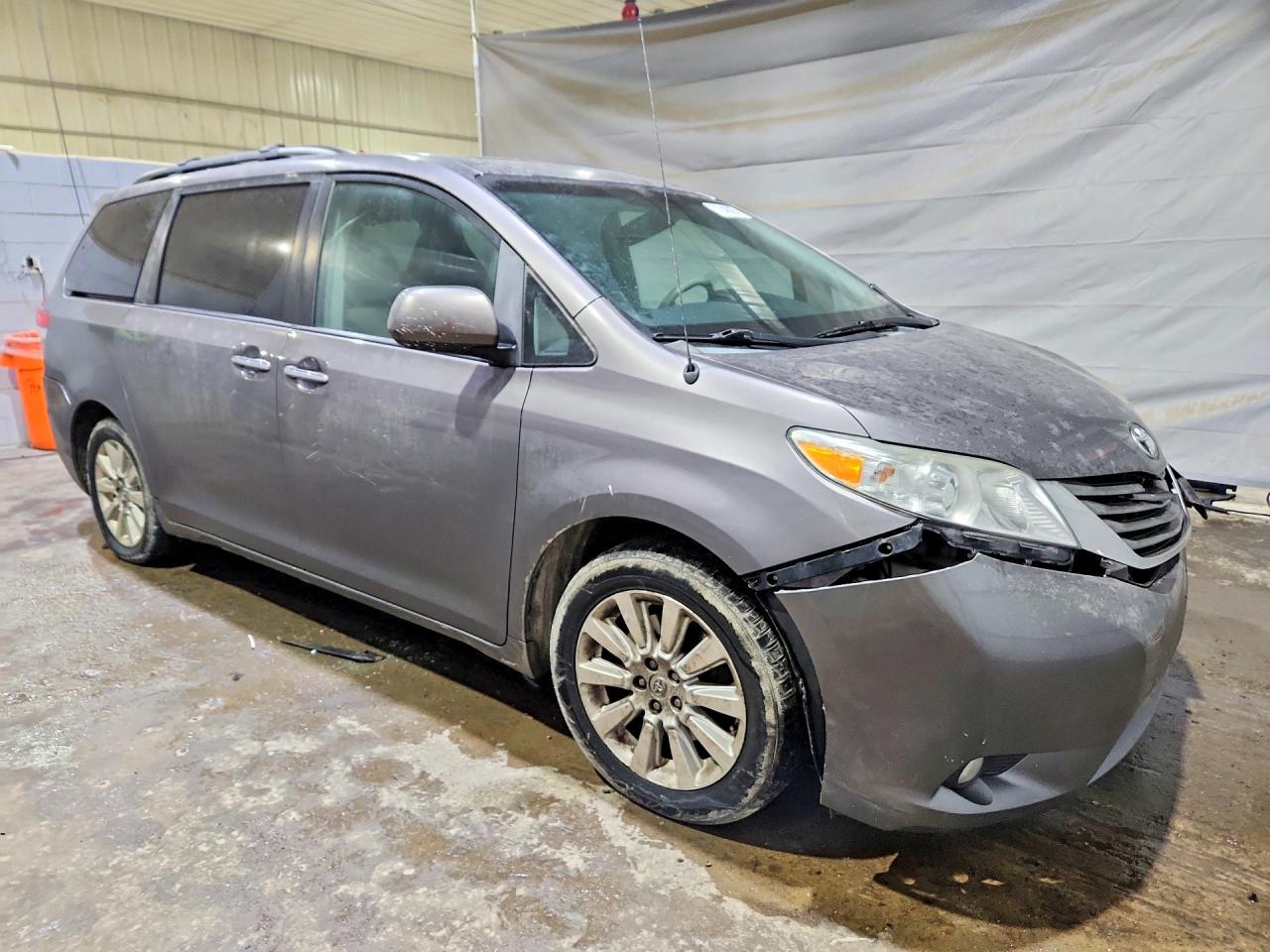 2014 Toyota All models VIN 5TDDK3DCXES087153 photo 4