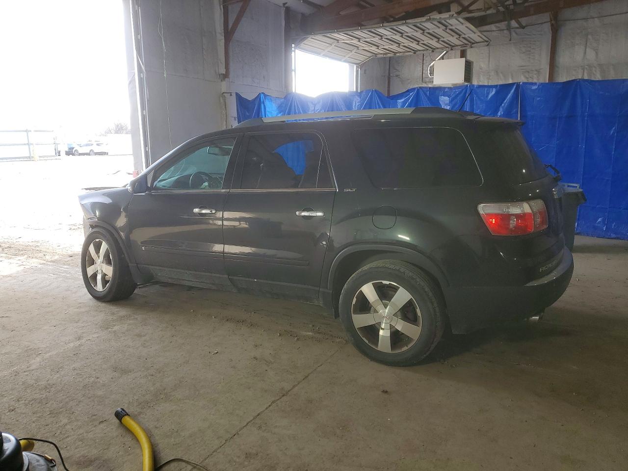 2010 GMC Acadia VIN 1GKLRMEDXAJ146900 photo 2
