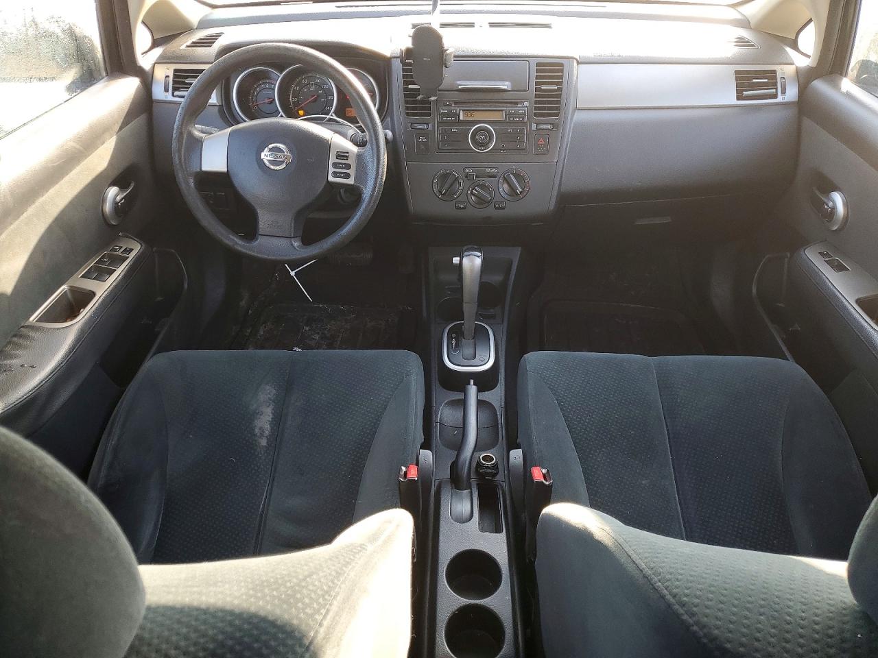 2010 NISS Versa VIN 3N1BC1CP9AL385371 photo 8