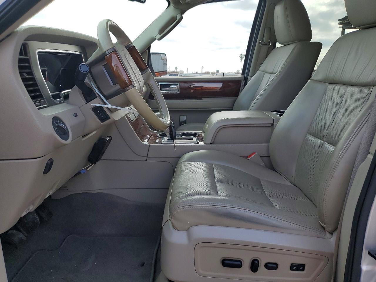 2013 Lincoln Navigator VIN 5LMJJ2H59DEL02725 photo 7