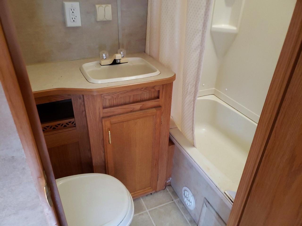 2004 JAYCO All models VIN 1UJCJ02M541E80212 photo 8