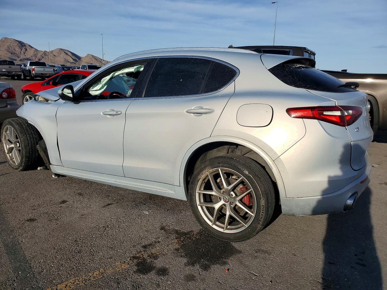 2021 Alfa Stelvio VIN ZASPAKBN6M7D13803 photo 2