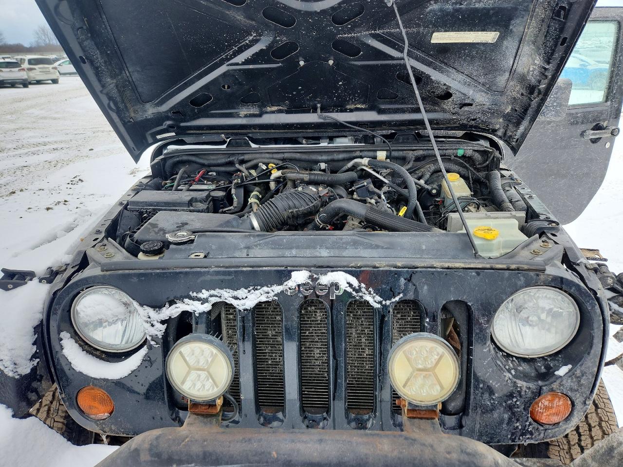 2008 Jeep Wrangler / VIN 1J4GA59148L637126 photo 12
