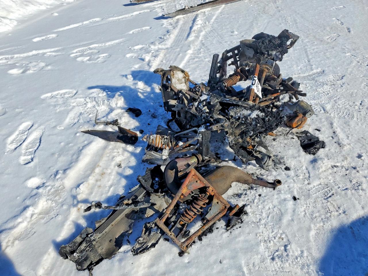 2000 ARCC Snowmobile VIN 4UF00SNW2YP209141 photo 1