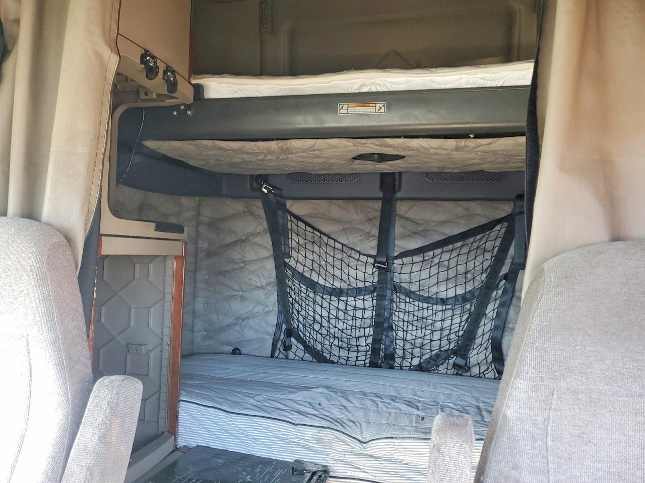 2017 FREIGHTLINER All other VIN 3AKJGLDR8HDHU1652 photo 6