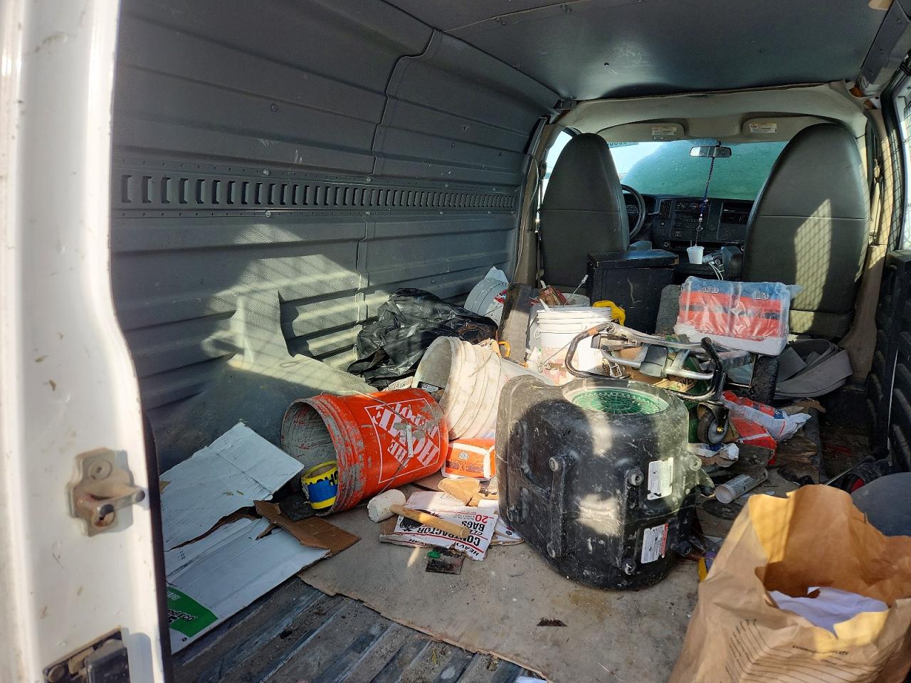 2006 CHEV Express VIN 1GCGG25VX61231842 photo 10