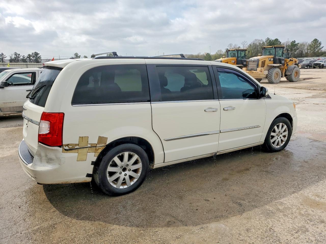 2012 Chrysler Minivan VIN 2C4RC1CG5CR327551 photo 3